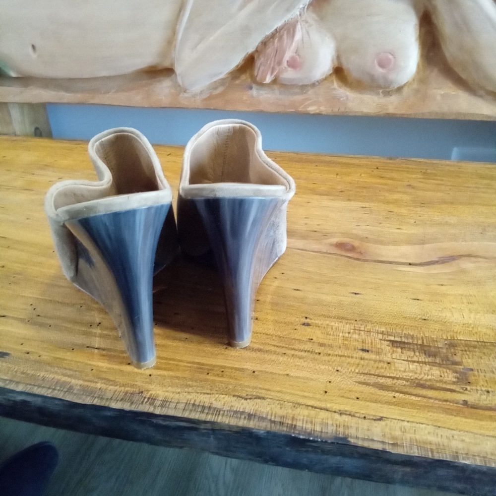 Coach Hollie Size 7.5 B Tan Suede 3.5" Wedge Heel platform Peep Toe - Picture 10 of 16